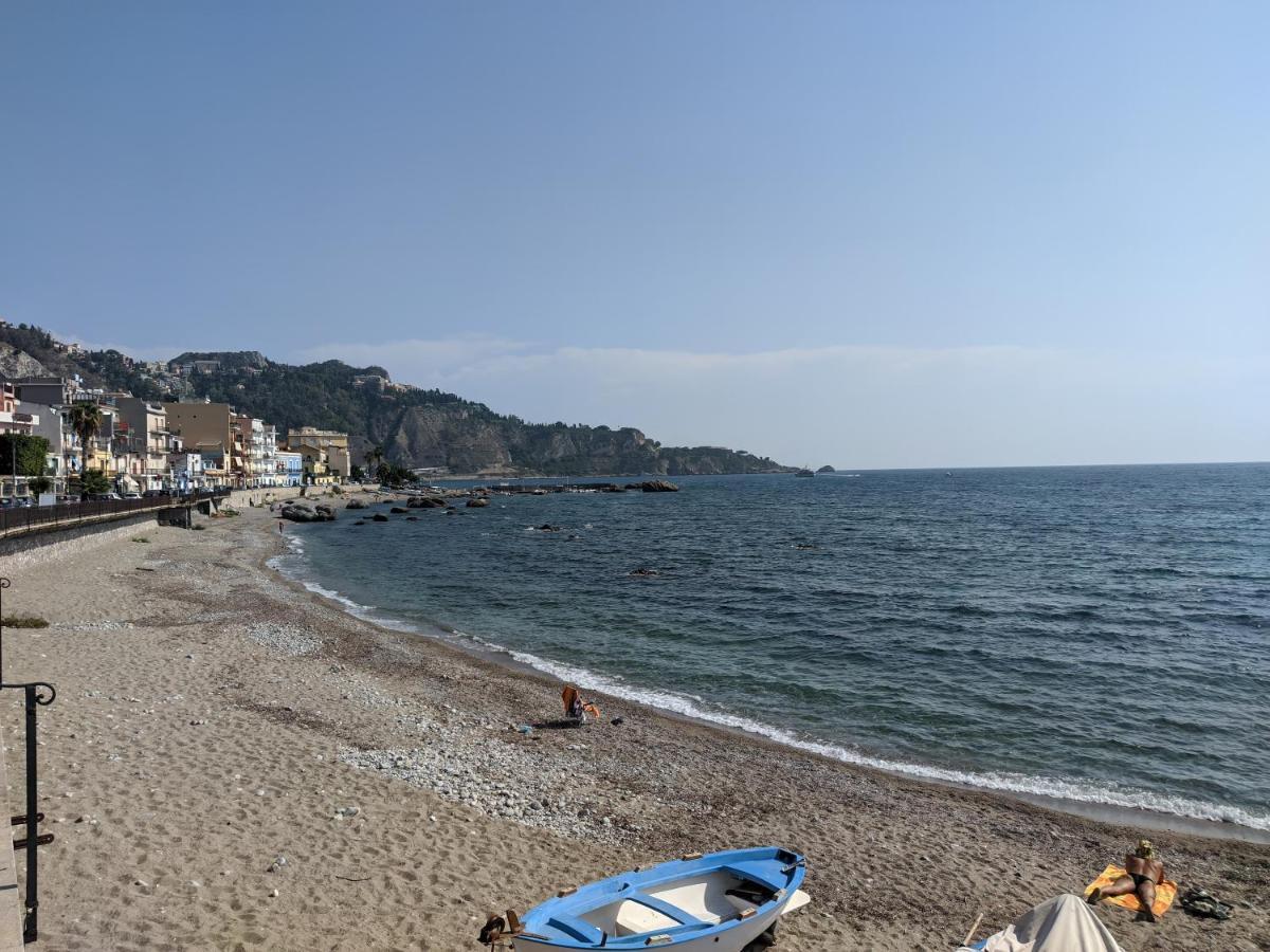 Sicily Travel Apartment'S 2 Giardini Naxos Exterior photo